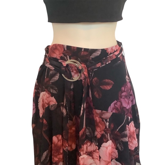 Marciano Black Floral Belted Lined Wrap Skirt Size 0 Asymmetrical Side Zip - Picture 2 of 9